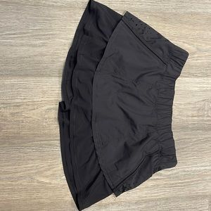 Black “in a flash” lululemon skirt brand new size: 6
